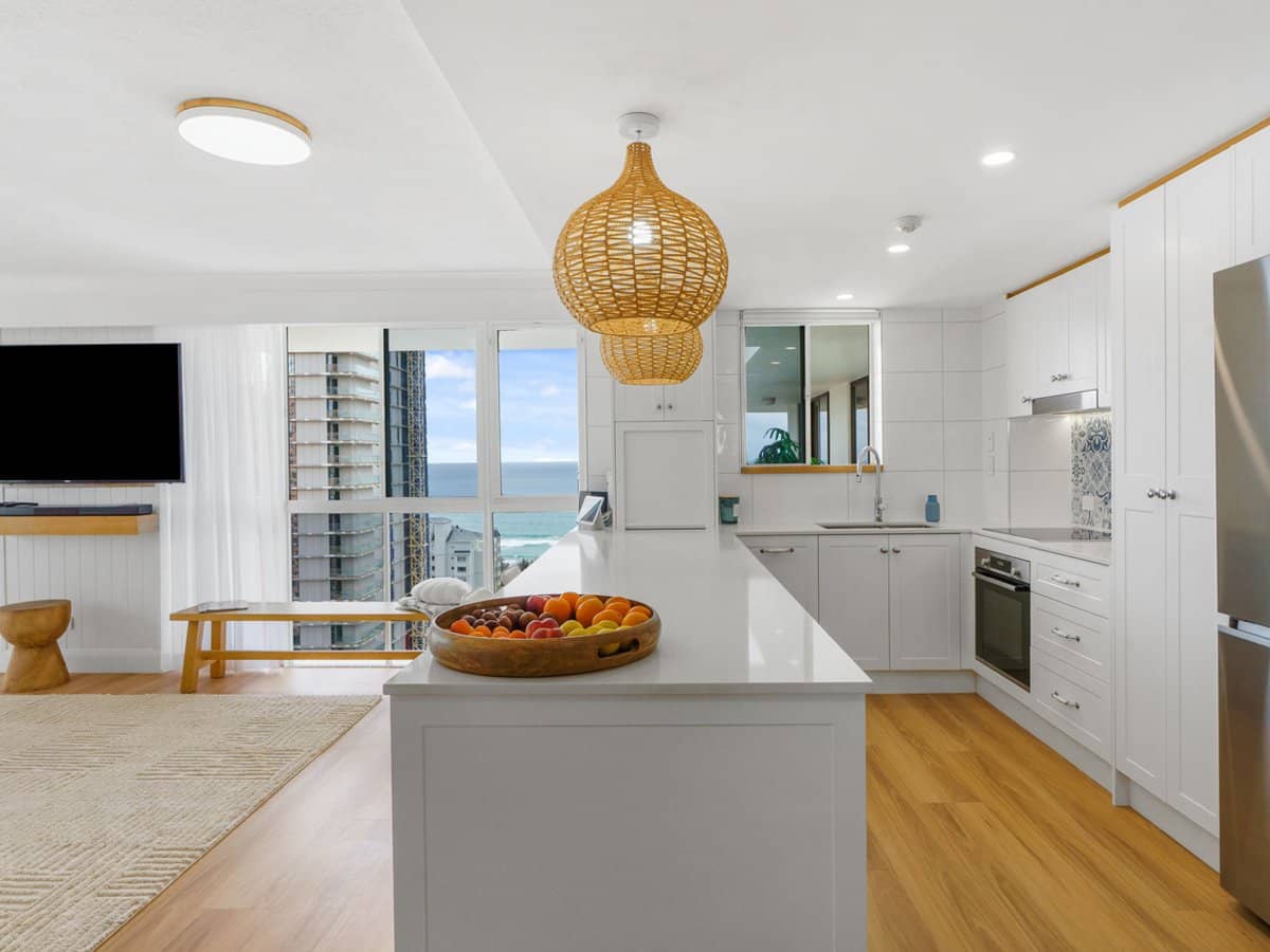 121 Surf Parade, Broadbeach - Thumbnail 2