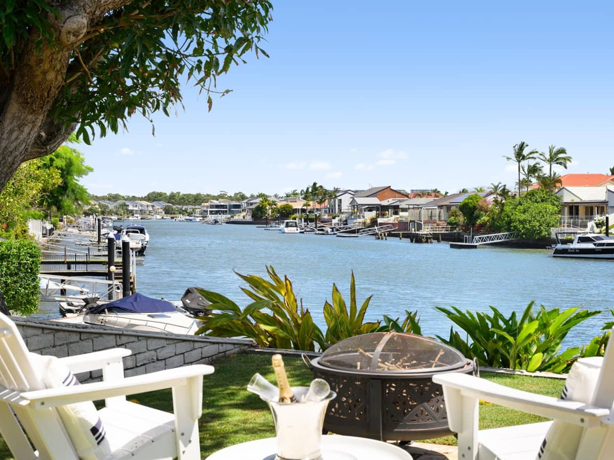 188 Morala Avenue, RUNAWAY BAY - Thumbnail 1