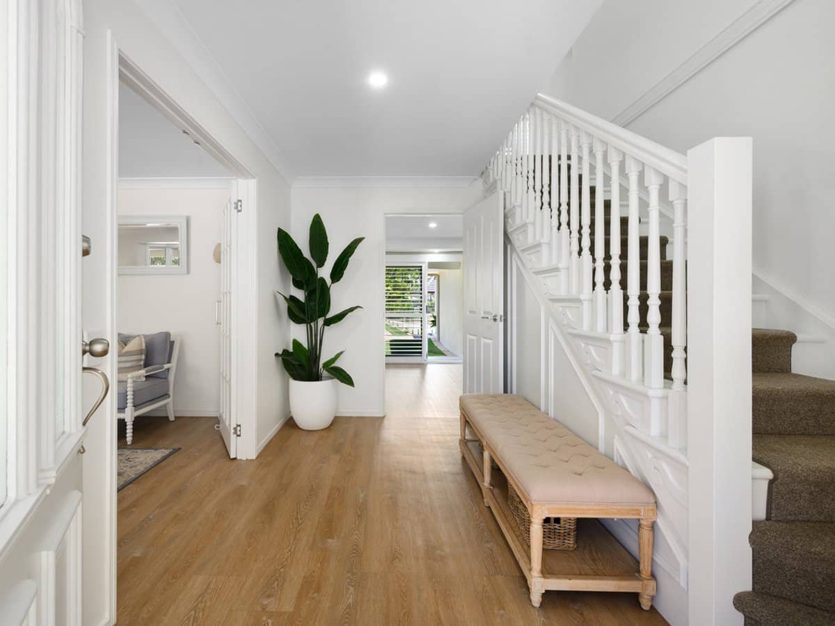 188 Morala Avenue, RUNAWAY BAY - Thumbnail 5