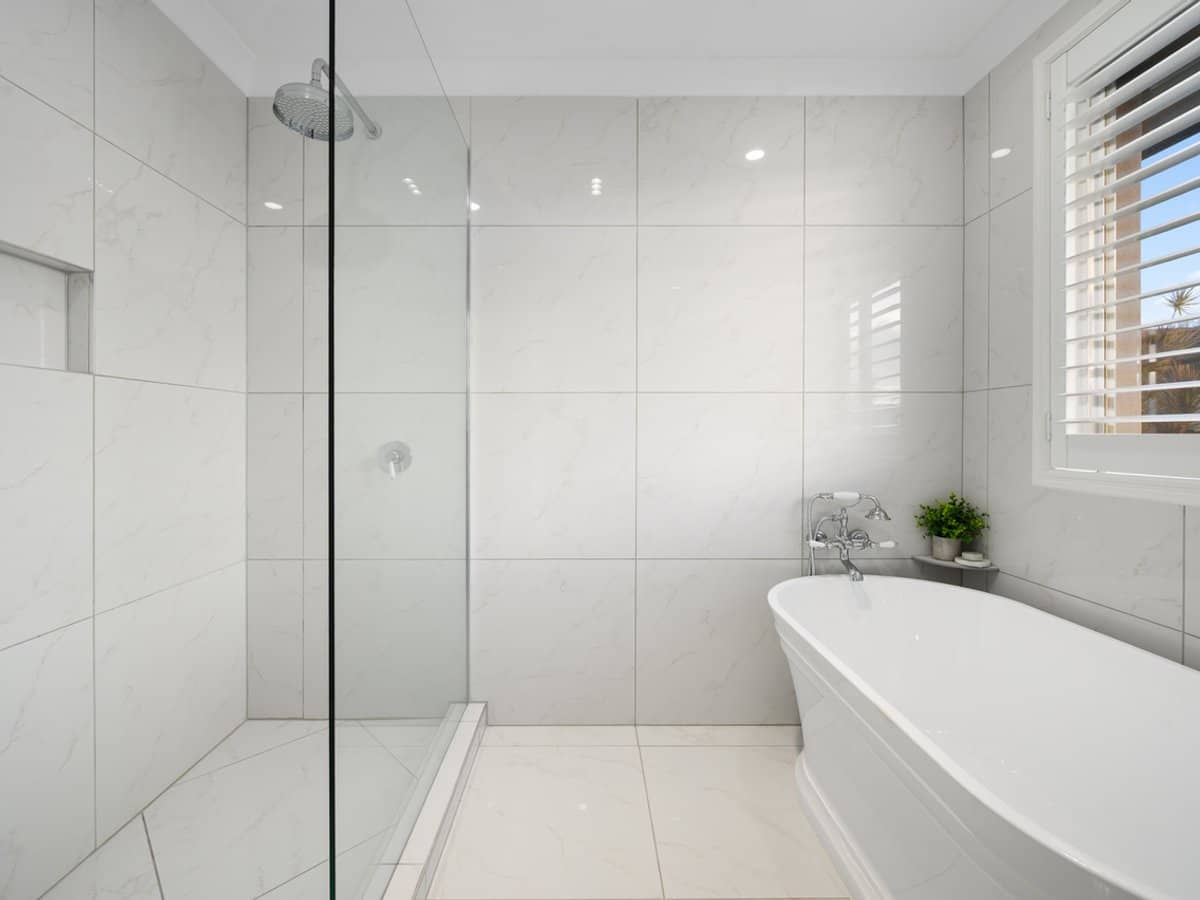 188 Morala Avenue, RUNAWAY BAY - Thumbnail 19