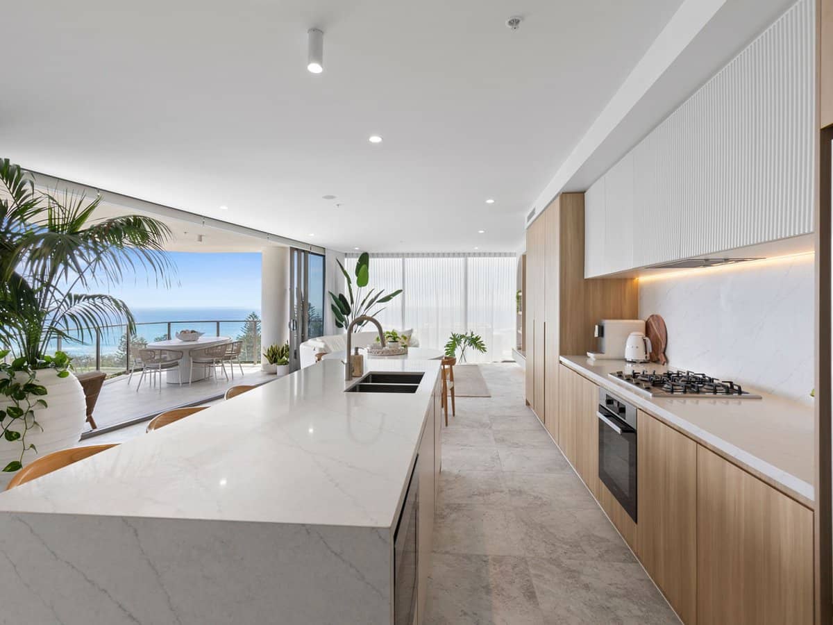 15-19 Peerless Avenue, Mermaid Beach - Thumbnail 2