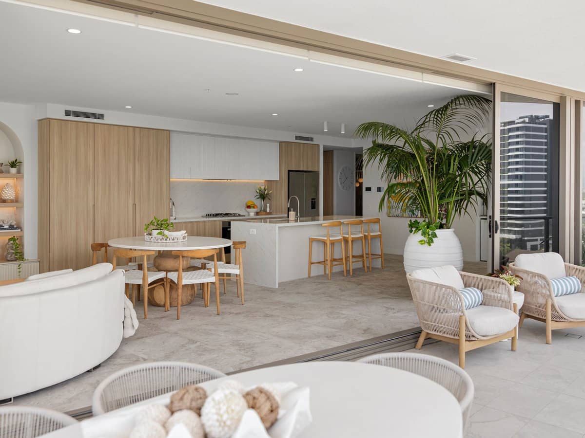 15-19 Peerless Avenue, Mermaid Beach - Thumbnail 3