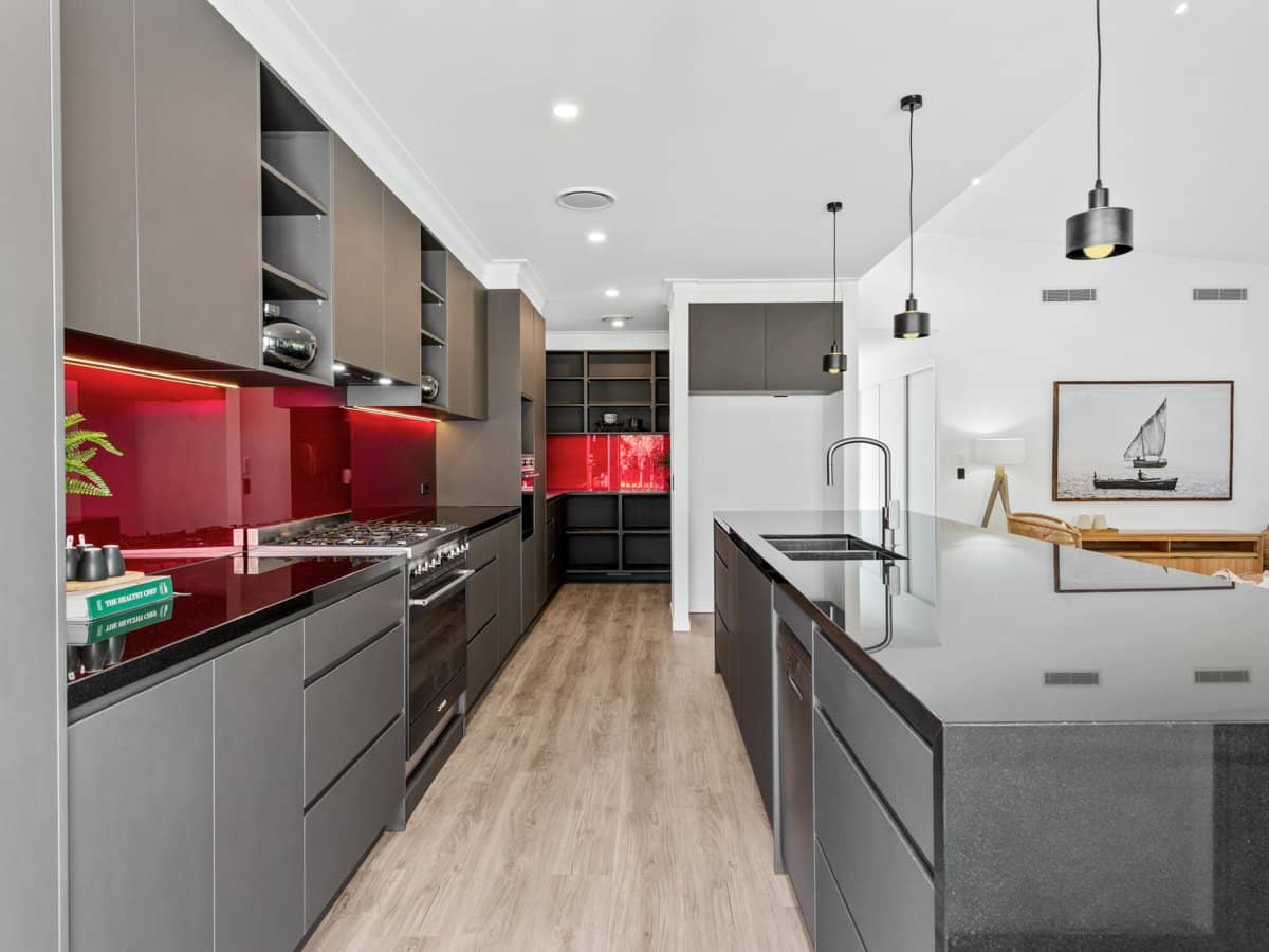 9 Uplands Court, TALLAI - Thumbnail 7