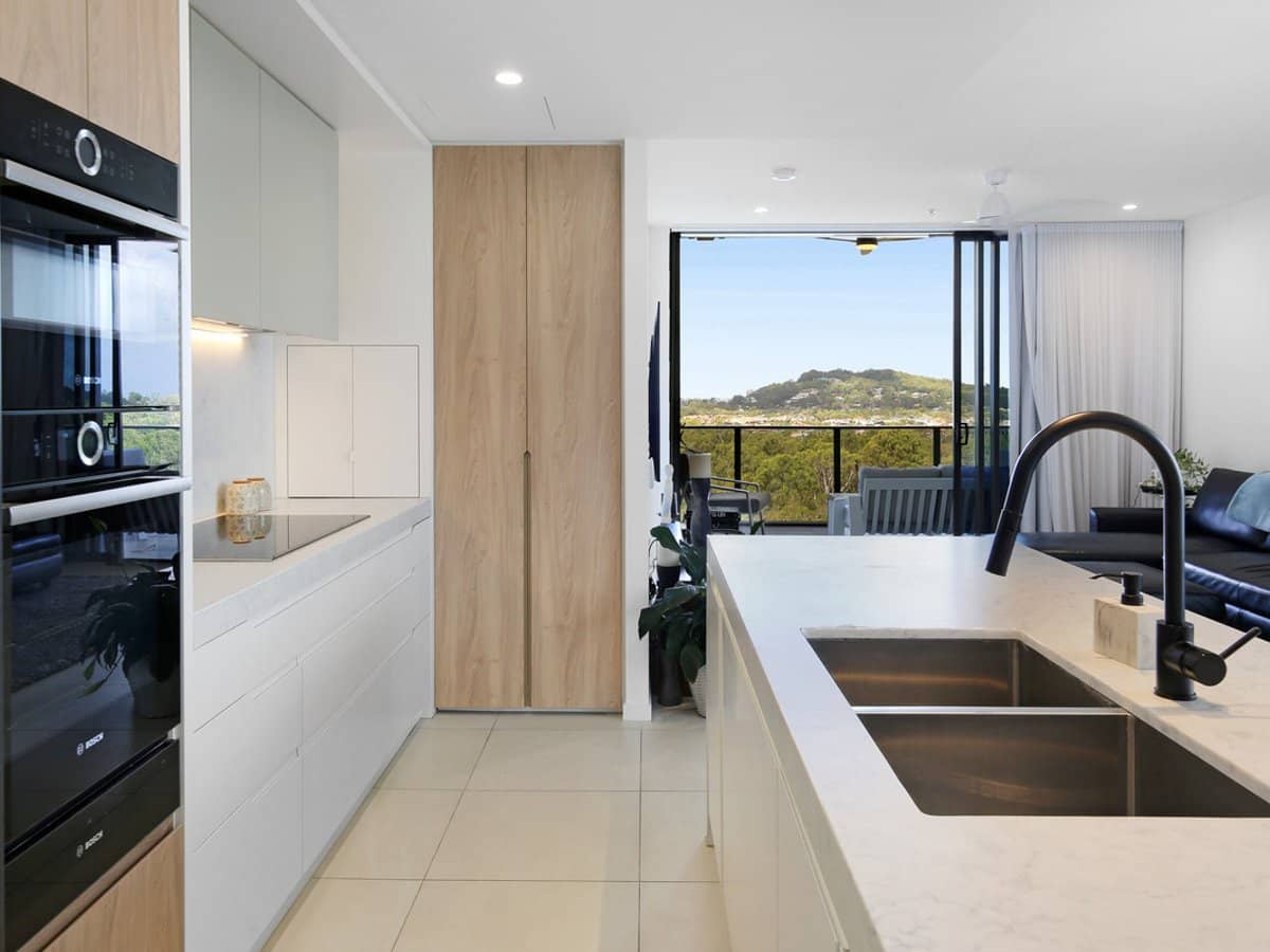 20 Executive Drive, Burleigh Waters - Thumbnail 3