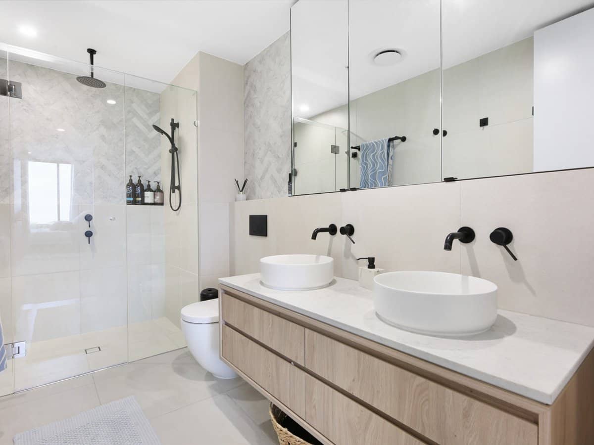 20 Executive Drive, Burleigh Waters - Thumbnail 19