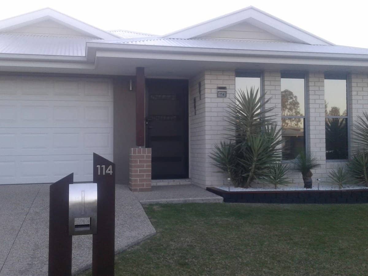 114 Brookside Circuit, ORMEAU - Thumbnail 1