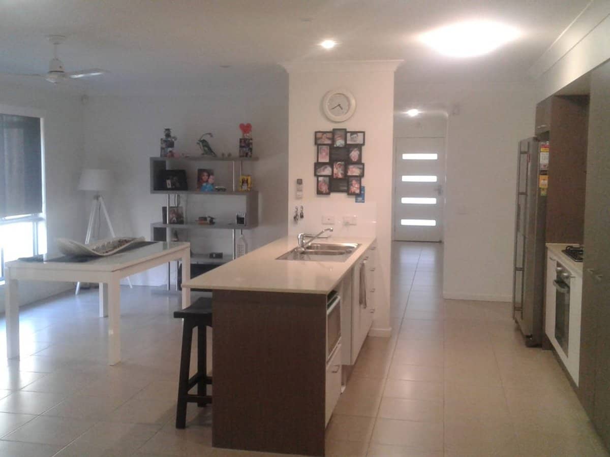 114 Brookside Circuit, ORMEAU - Thumbnail 3