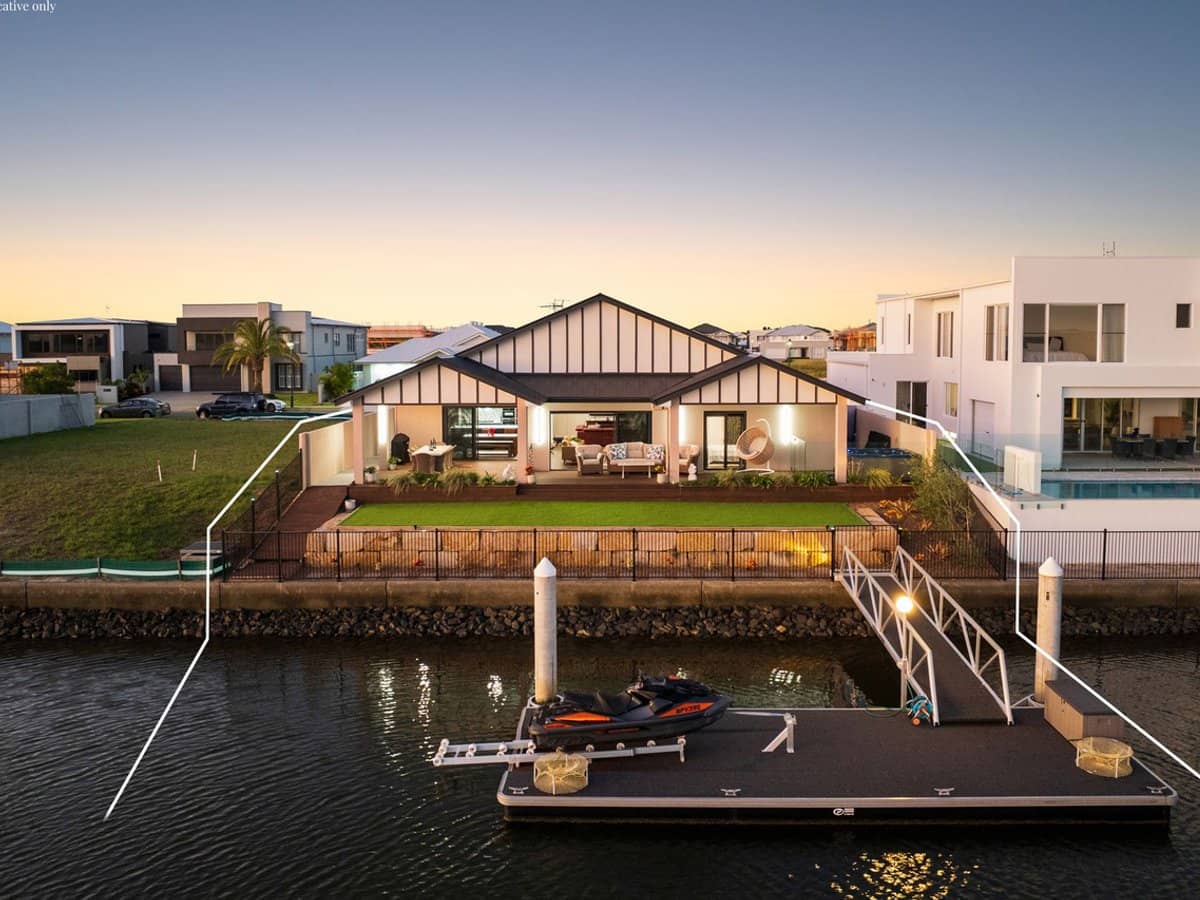 122 Paradise Parade, Jacobs Well - Thumbnail 2