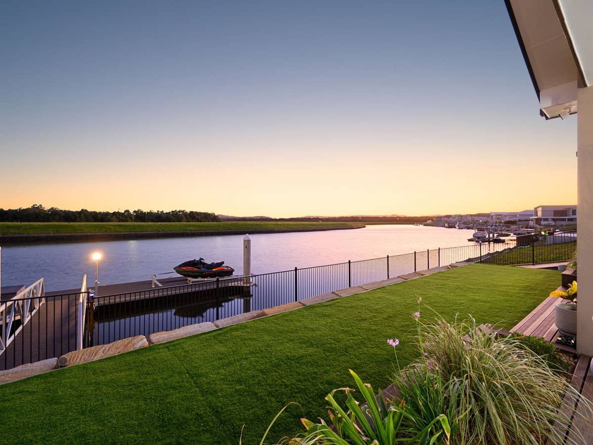 122 Paradise Parade, Jacobs Well - Thumbnail 3