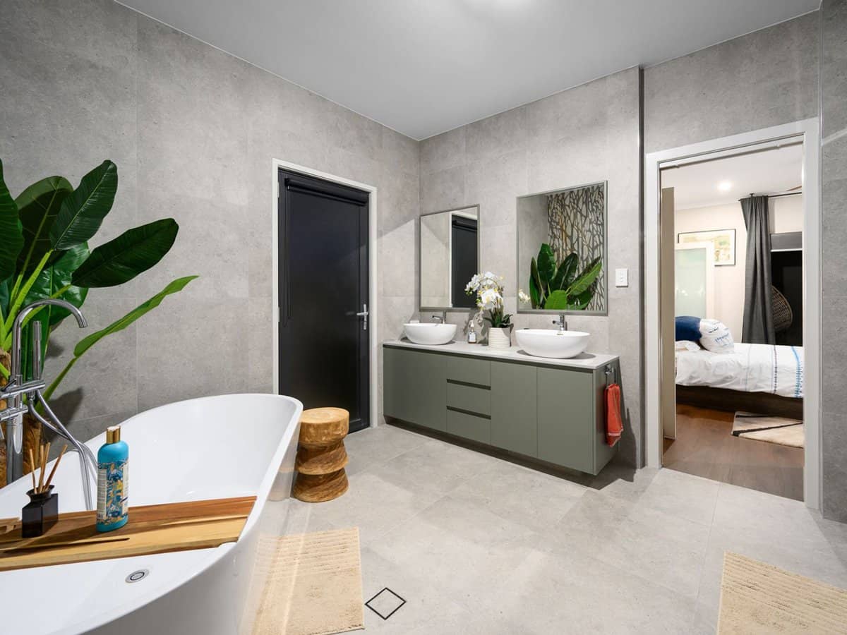 122 Paradise Parade, Jacobs Well - Thumbnail 15