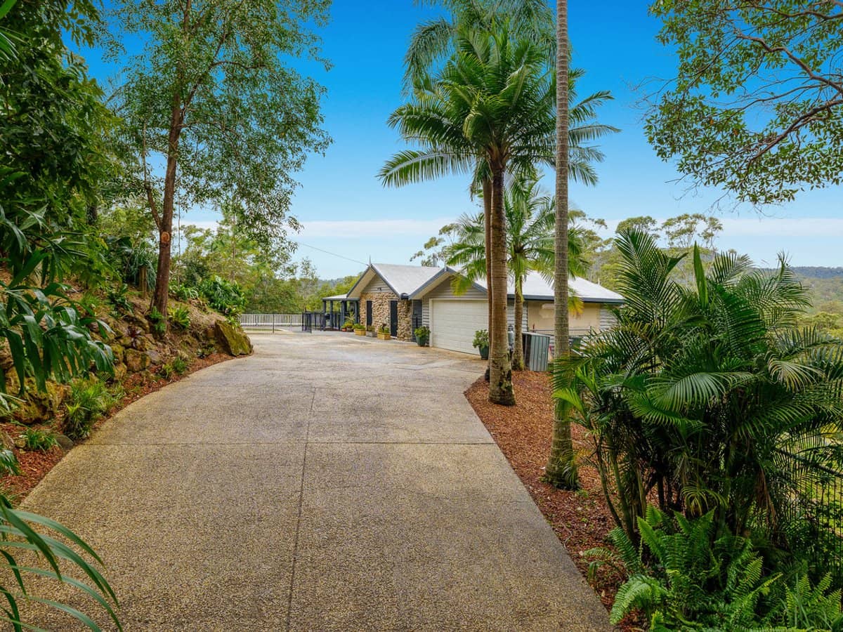 36 Pinetree Court, MUDGEERABA - Thumbnail 1
