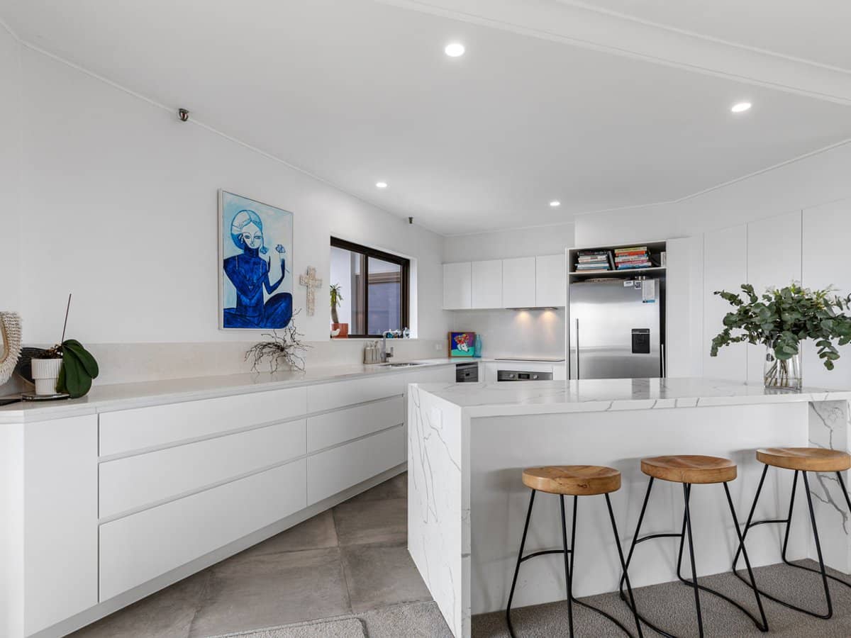 99/8 Admiralty Drive, Surfers Paradise - Thumbnail 3