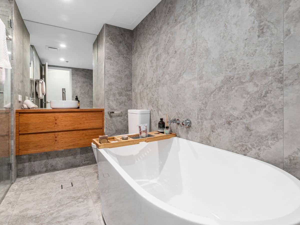 99/8 Admiralty Drive, Surfers Paradise - Thumbnail 22