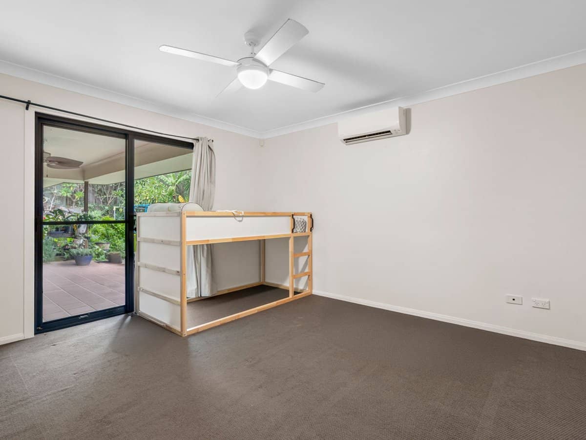 16 Huxley Court, PACIFIC PINES - Thumbnail 13