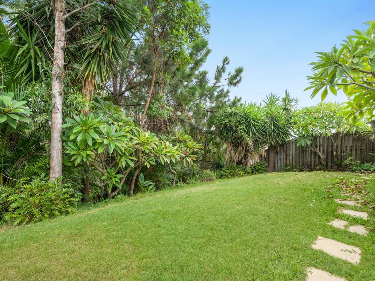 16 Huxley Court, PACIFIC PINES - Thumbnail 16