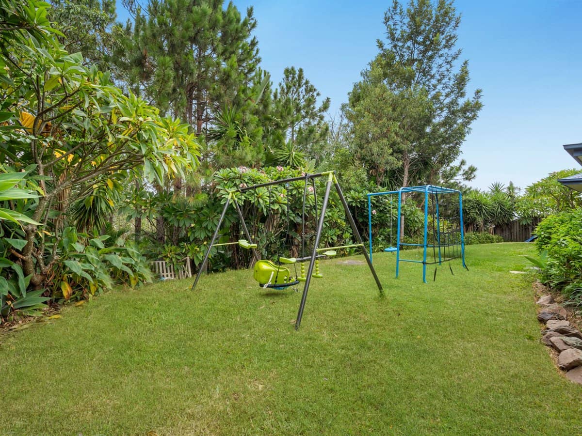 16 Huxley Court, PACIFIC PINES - Thumbnail 17