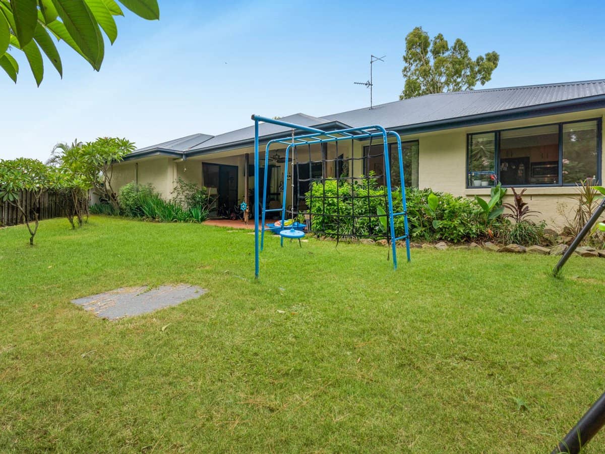 16 Huxley Court, PACIFIC PINES - Thumbnail 24