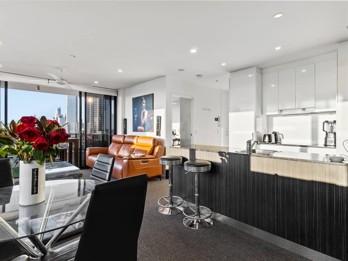 2729-2733 Gold Coast Highway, BROADBEACH - Thumbnail 1