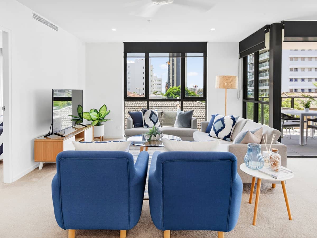 18 Chelsea Avenue, BROADBEACH - Thumbnail 2