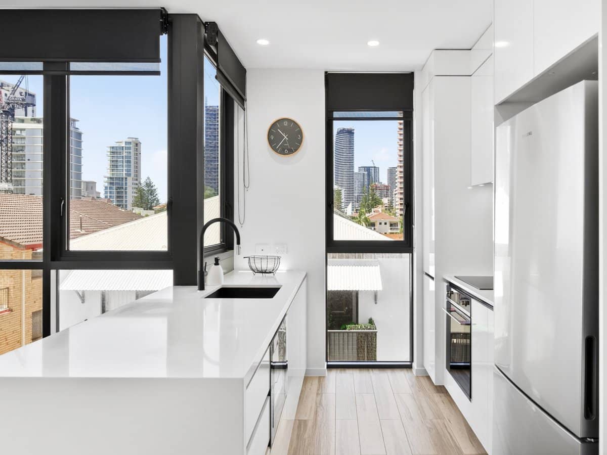 18 Chelsea Avenue, BROADBEACH - Thumbnail 7