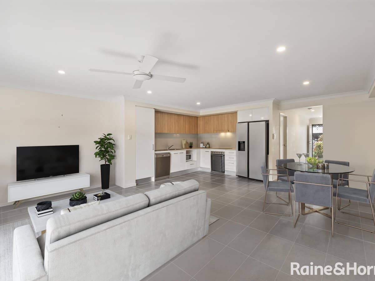 188 GAINSBOROUGH, PIMPAMA - Thumbnail 4