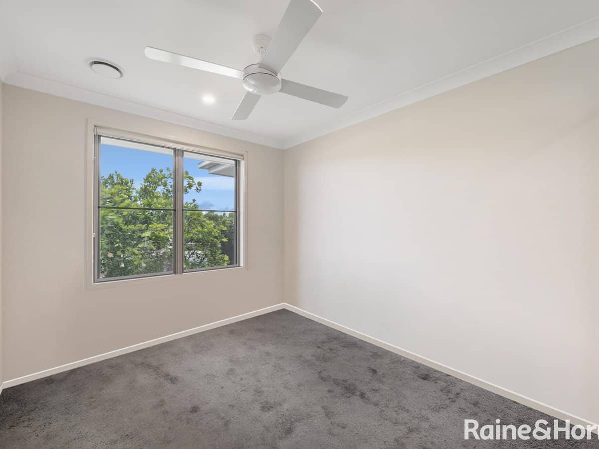 188 GAINSBOROUGH, PIMPAMA - Thumbnail 11
