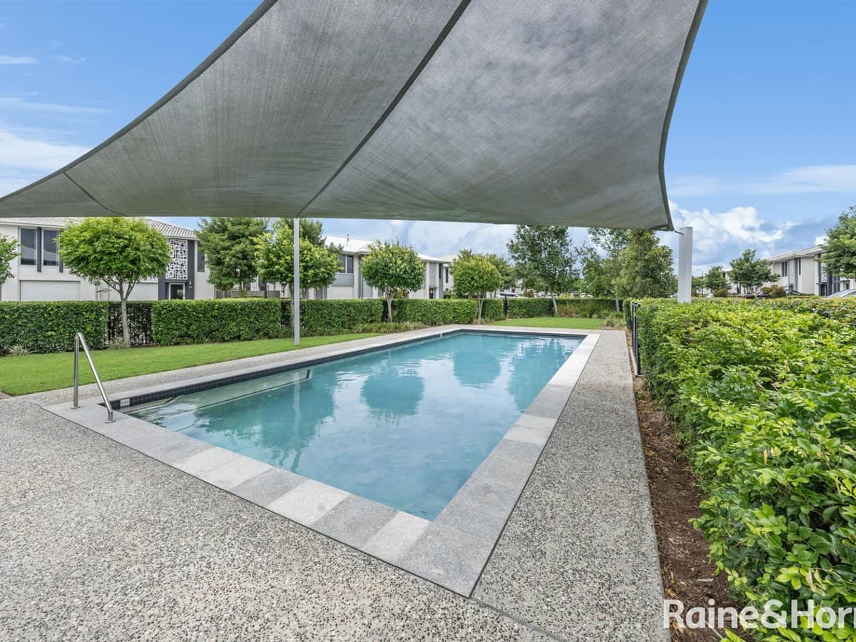 188 GAINSBOROUGH, PIMPAMA - Thumbnail 12