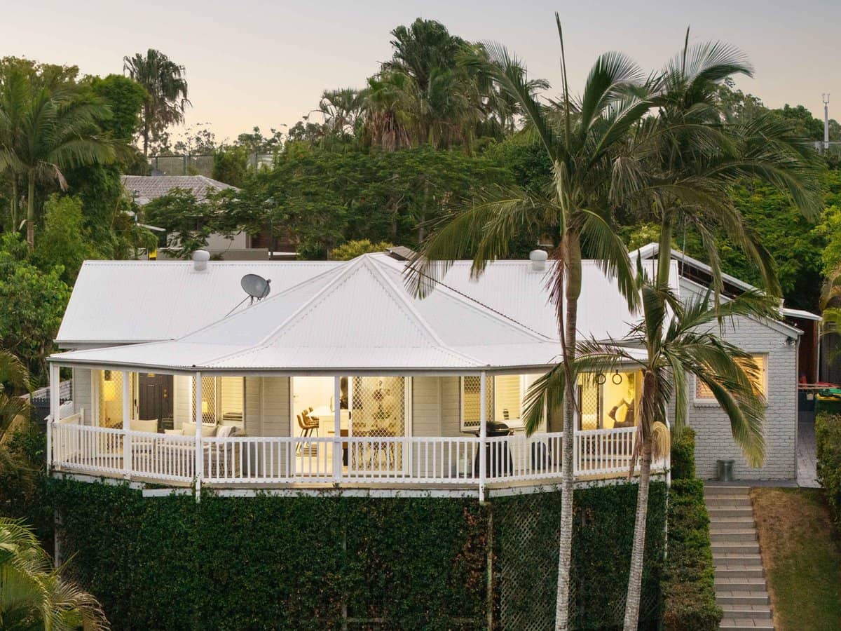 16 Monterey Keys Drive, Helensvale - Thumbnail 1