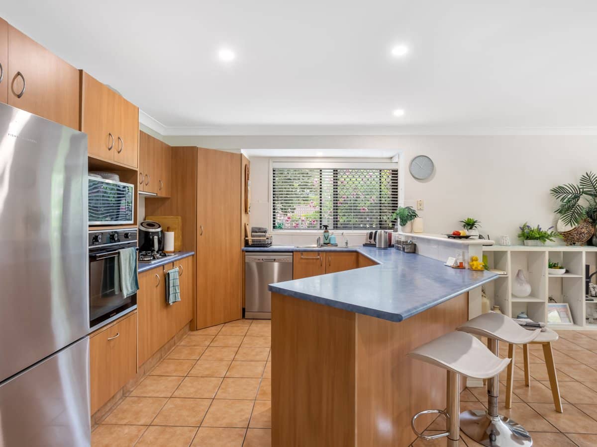 8 Henderson Rise, Pacific Pines - Thumbnail 3