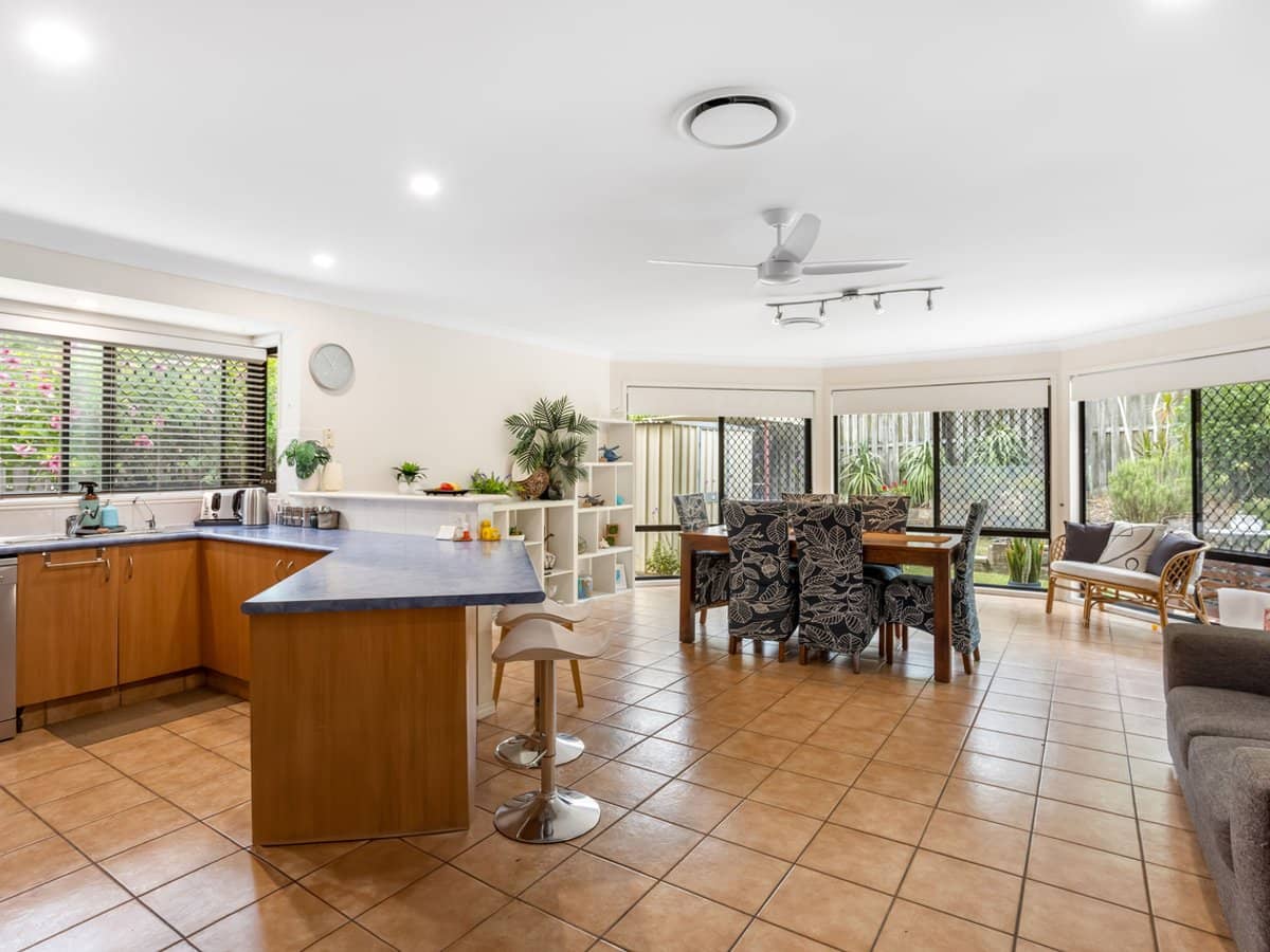 8 Henderson Rise, Pacific Pines - Thumbnail 4