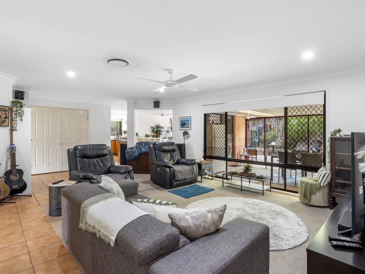 8 Henderson Rise, Pacific Pines - Thumbnail 5