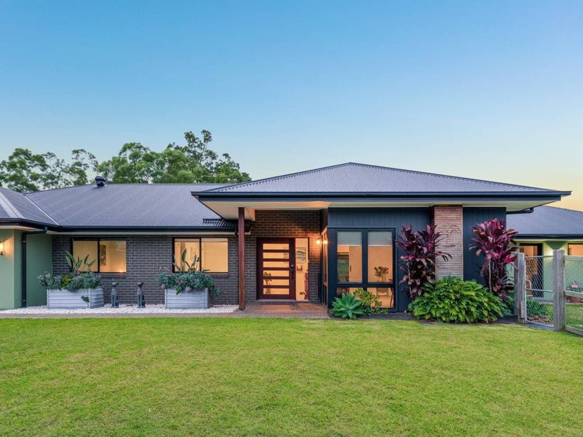 44 Homestead Crescent, Kingsholme - Thumbnail 3