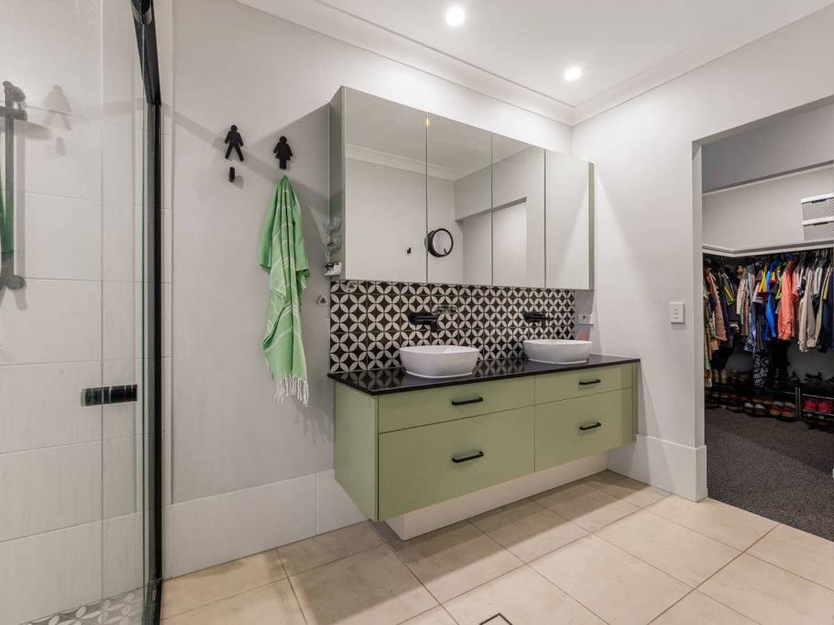 44 Homestead Crescent, Kingsholme - Thumbnail 22