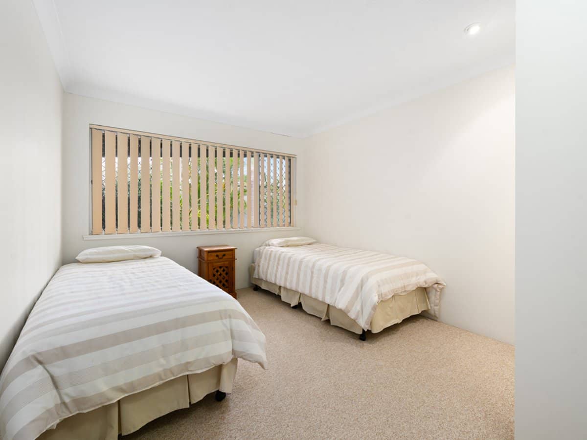 26 Vaggelas Crescent, Biggera Waters - Thumbnail 13