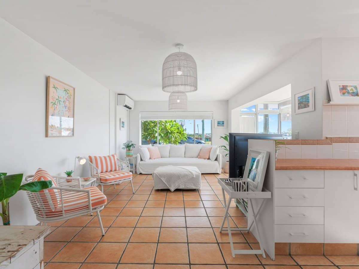 290 Marine Parade, Labrador - Thumbnail 6