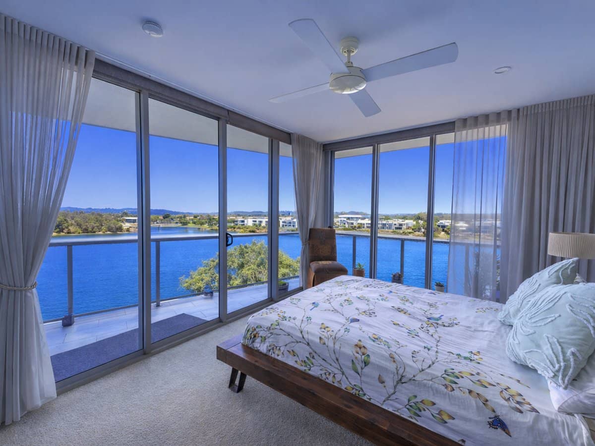 65 Varsity Parade, VARSITY LAKES - Thumbnail 2