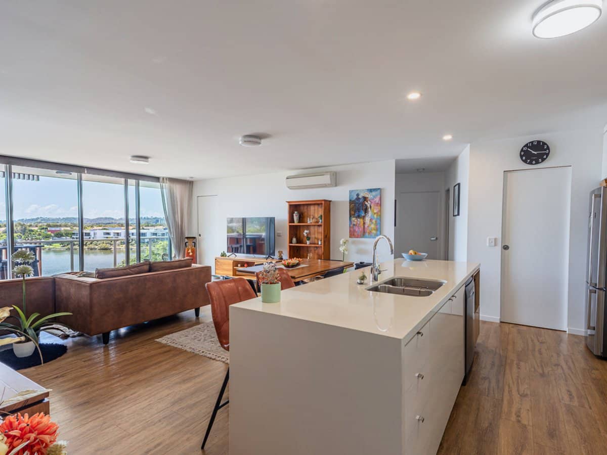 65 Varsity Parade, VARSITY LAKES - Thumbnail 7