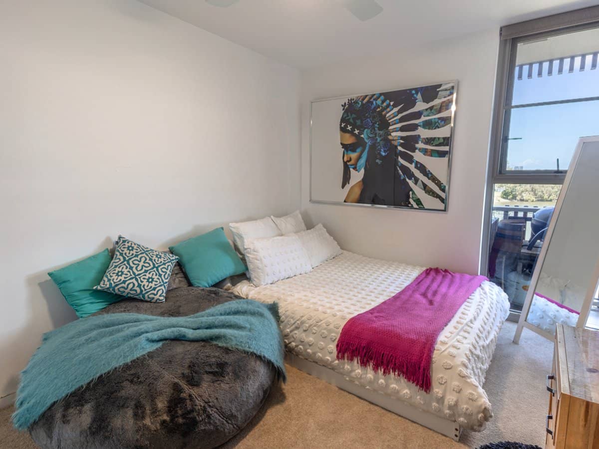 65 Varsity Parade, VARSITY LAKES - Thumbnail 16