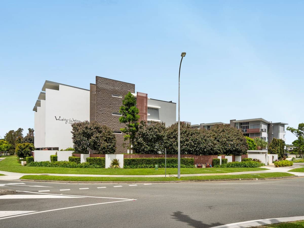 65 Varsity Parade, VARSITY LAKES - Thumbnail 19