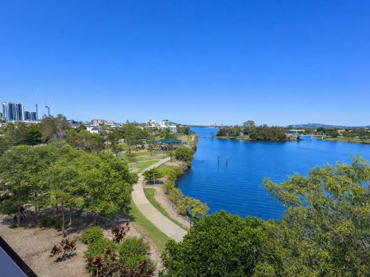 65 Varsity Parade, VARSITY LAKES - Thumbnail 27