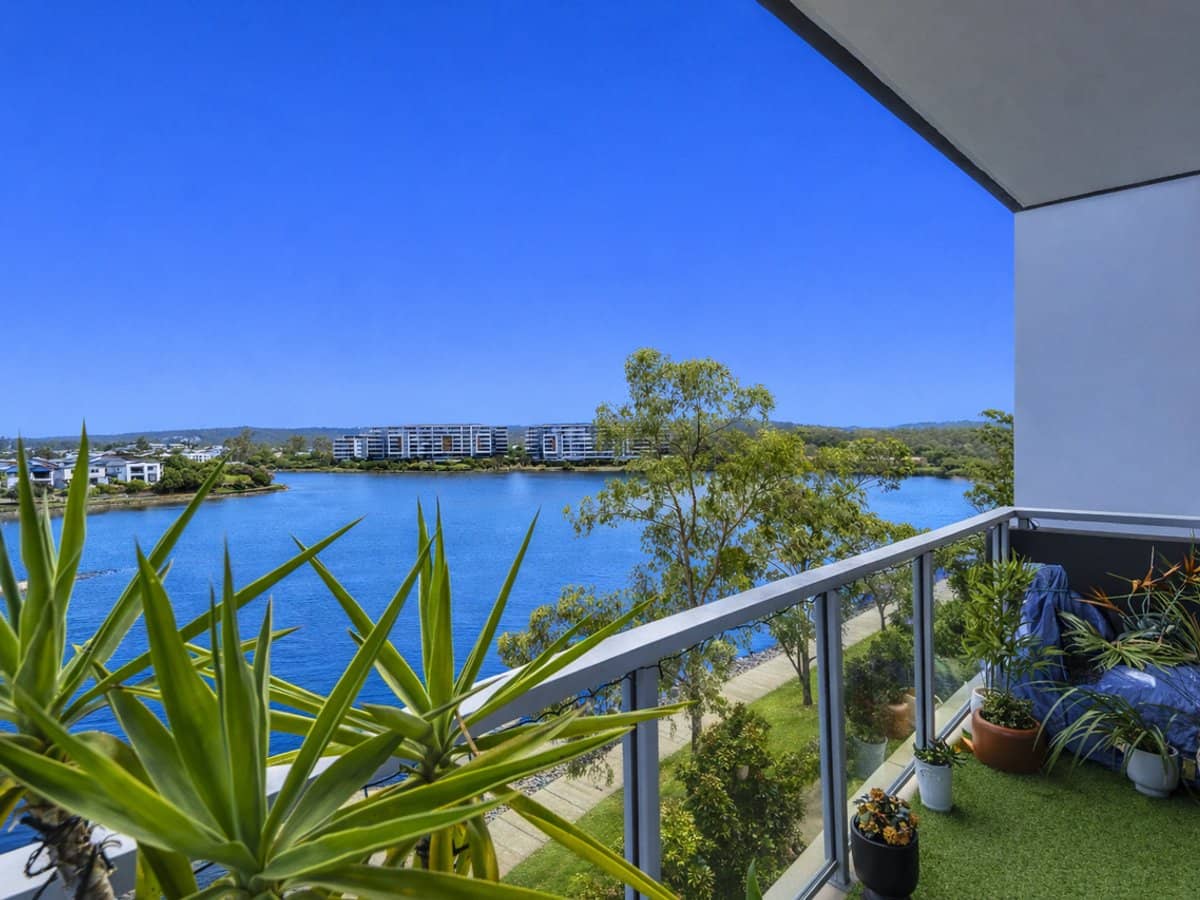 65 Varsity Parade, VARSITY LAKES - Thumbnail 28