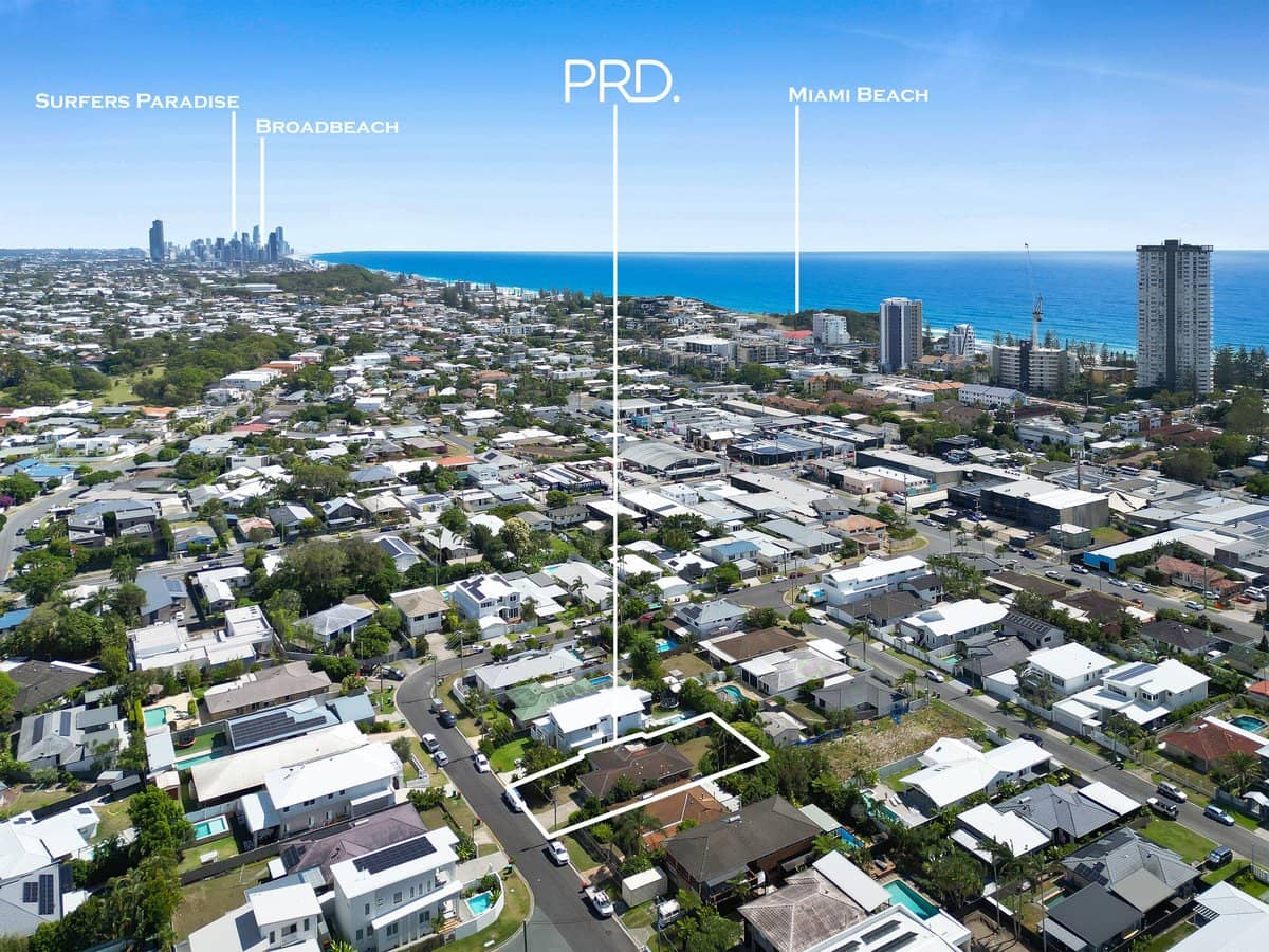 16 Warrina Crescent, Burleigh Waters - Thumbnail 5