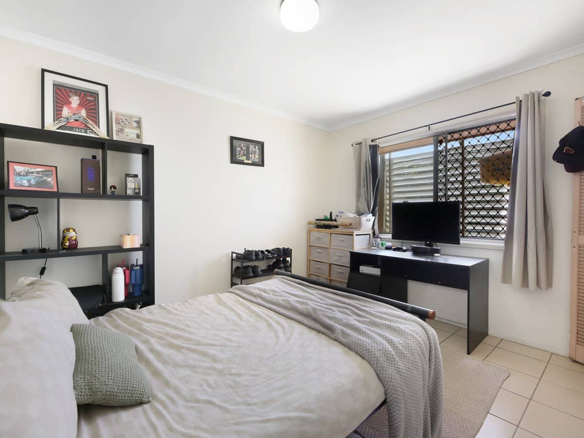 16 Warrina Crescent, Burleigh Waters - Thumbnail 15