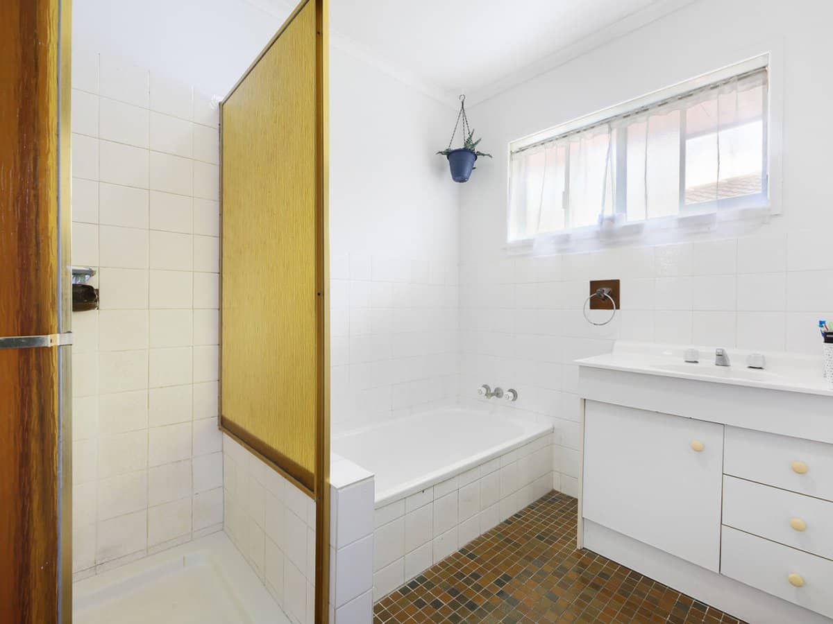 16 Warrina Crescent, Burleigh Waters - Thumbnail 17