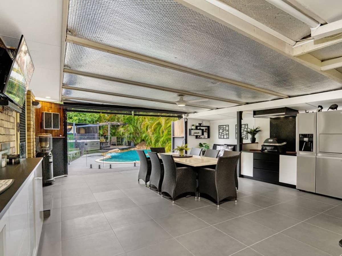 9 Bundgee Court, MUDGEERABA - Thumbnail 2
