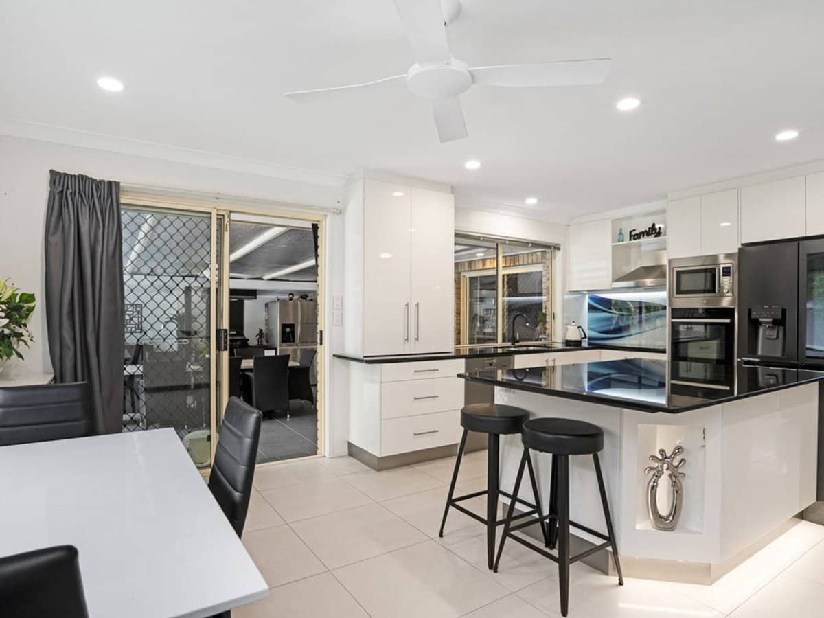 9 Bundgee Court, MUDGEERABA - Thumbnail 4