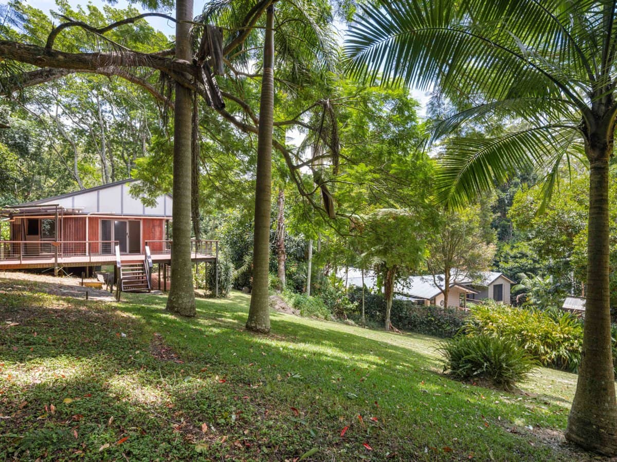 14 Platt Place, Tamborine Mountain - Thumbnail 3