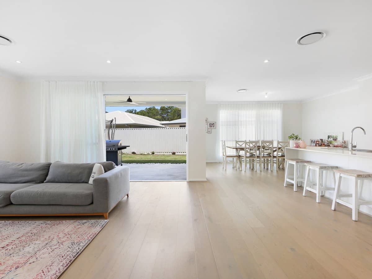 7 Suncove Court, Burleigh Heads - Thumbnail 3