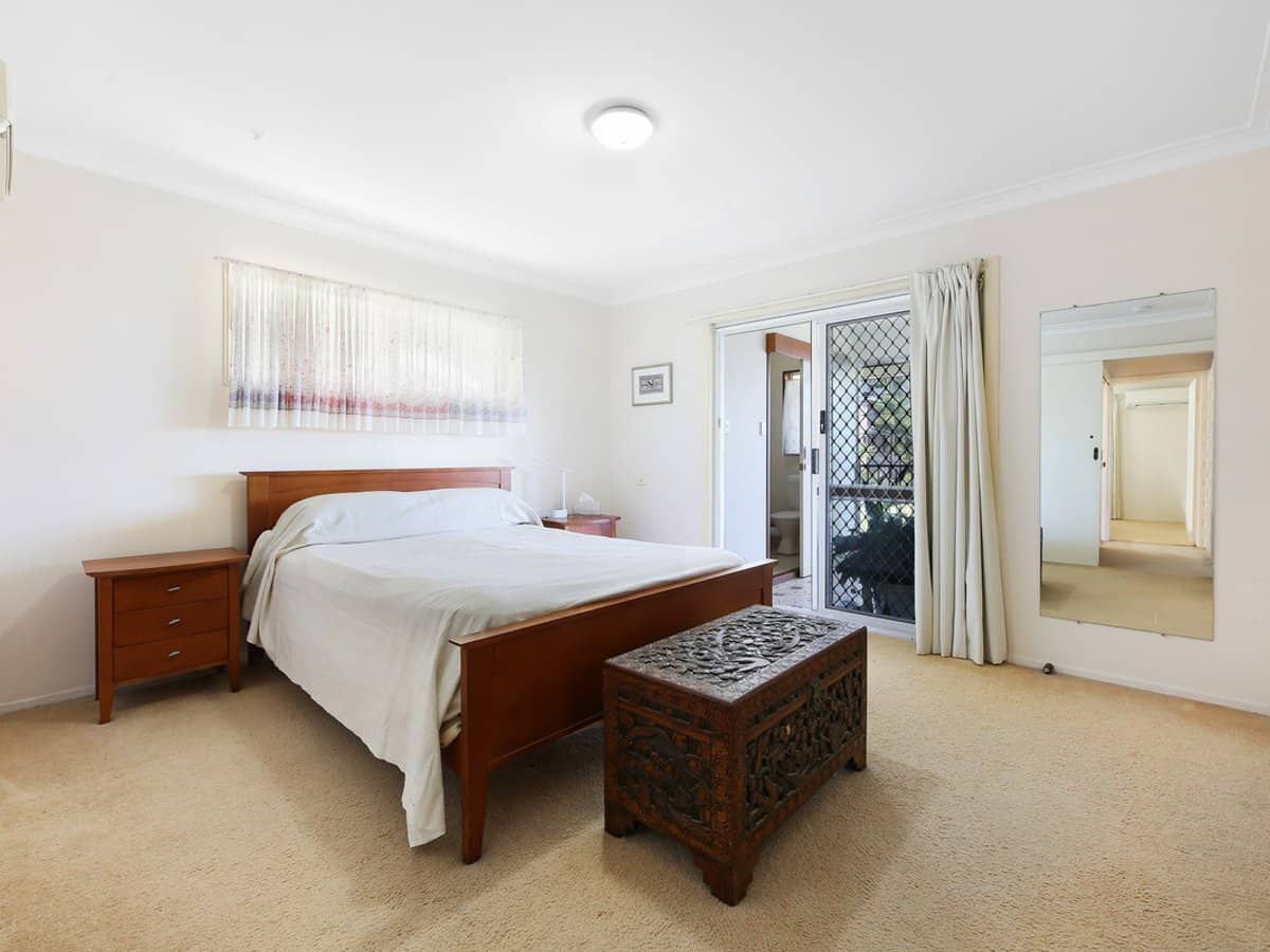 23 Hill Avenue, BURLEIGH HEADS - Thumbnail 11