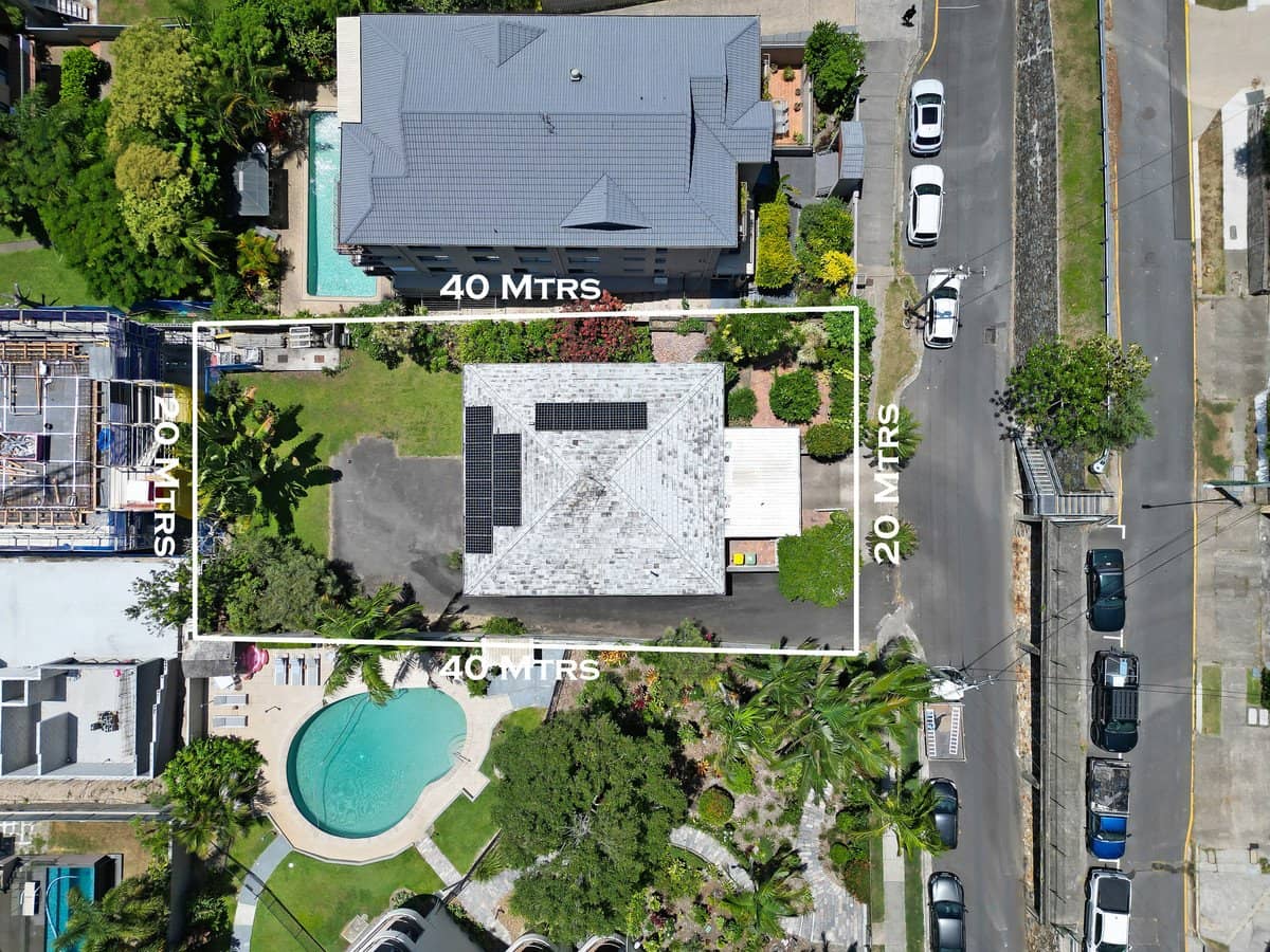 23 Hill Avenue, BURLEIGH HEADS - Thumbnail 13